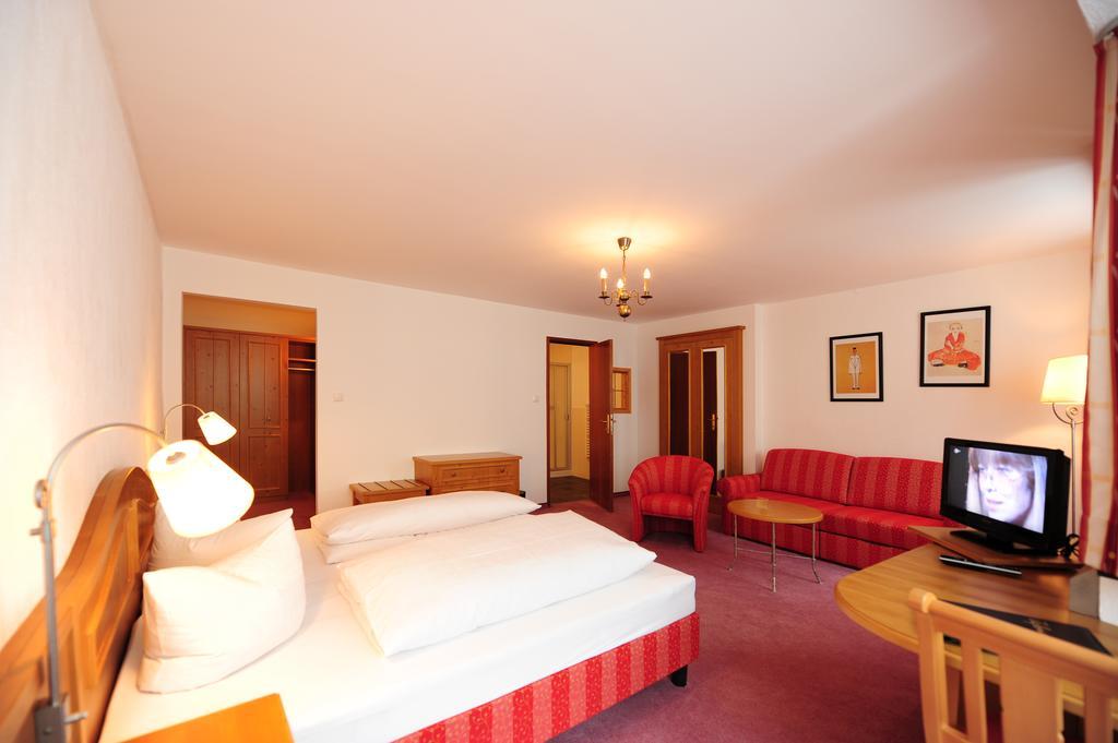 Hotel Krone Matrei am Brenner Quarto foto